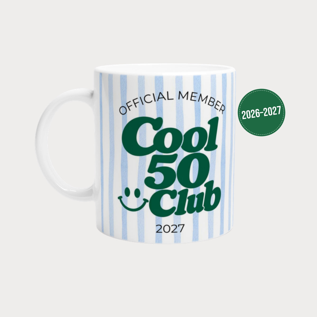 Tasse Cool 50 Club 2027 blau gestreift mit grünem Schriftzug – Geschenk 50. Geburtstag Mann