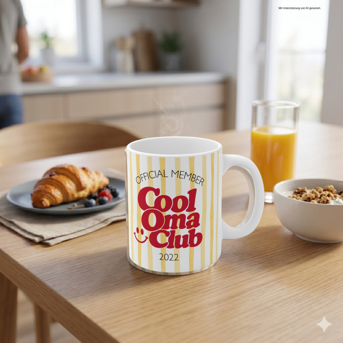 Cool Oma Club Tasse 2022 auf dem Frühstückstisch – Oma seit 2022