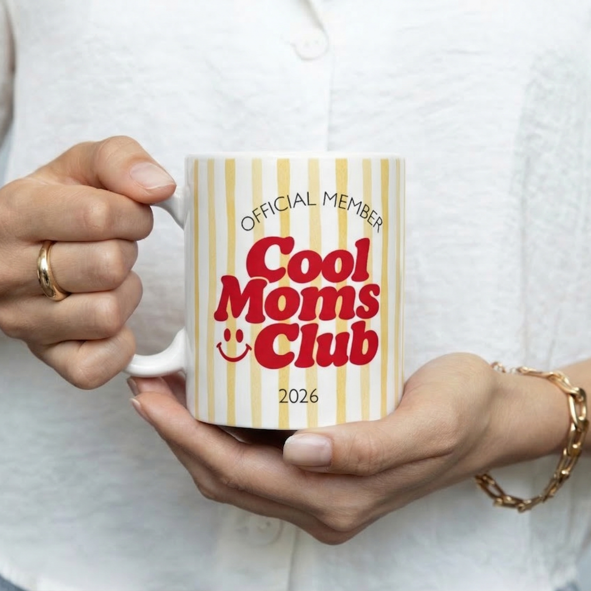 Tasse Cool Moms Club Sunny Gelb (2020 bis 2027 oder ohne Jahreszahl)