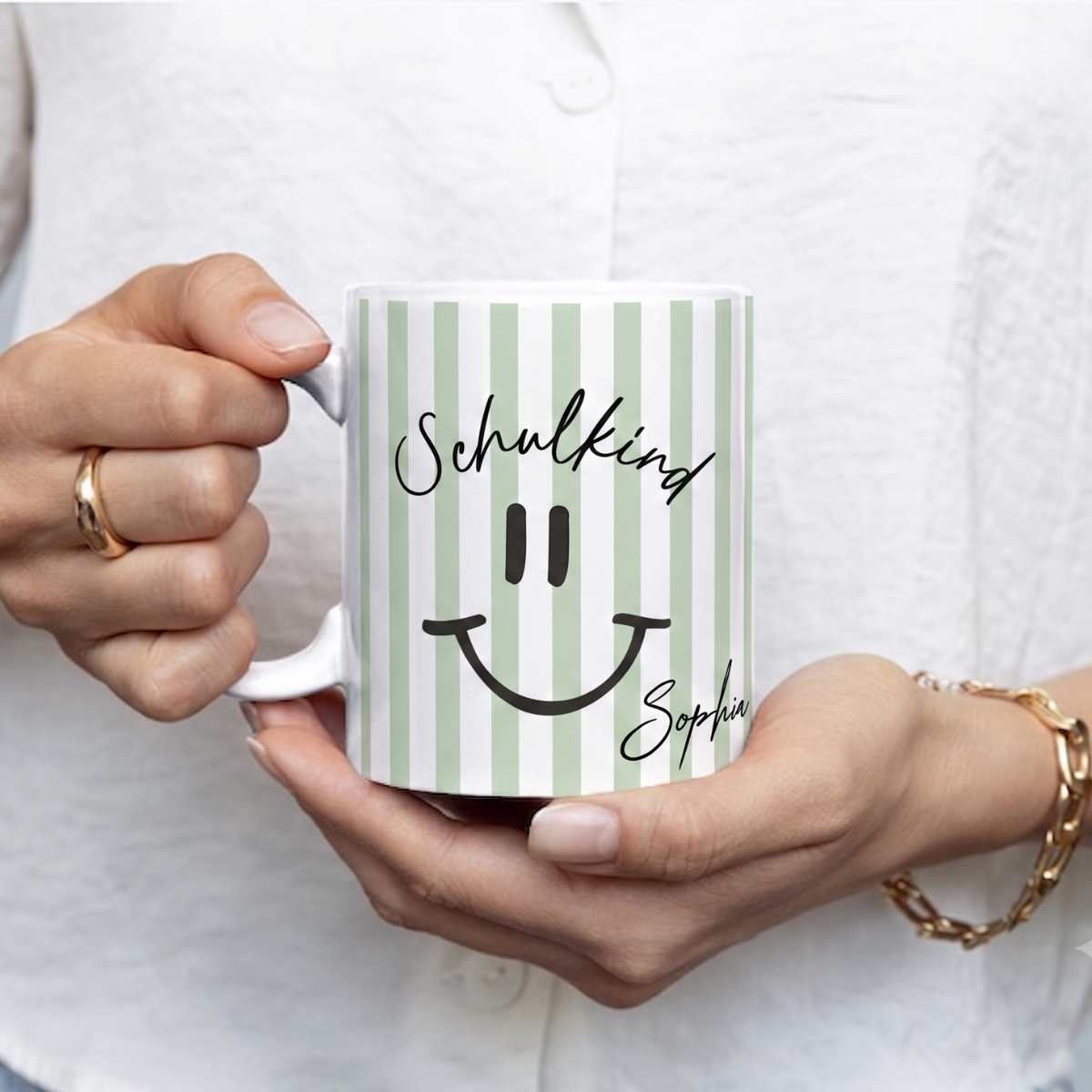 Schulkind Tasse mit Name – Smiley Design